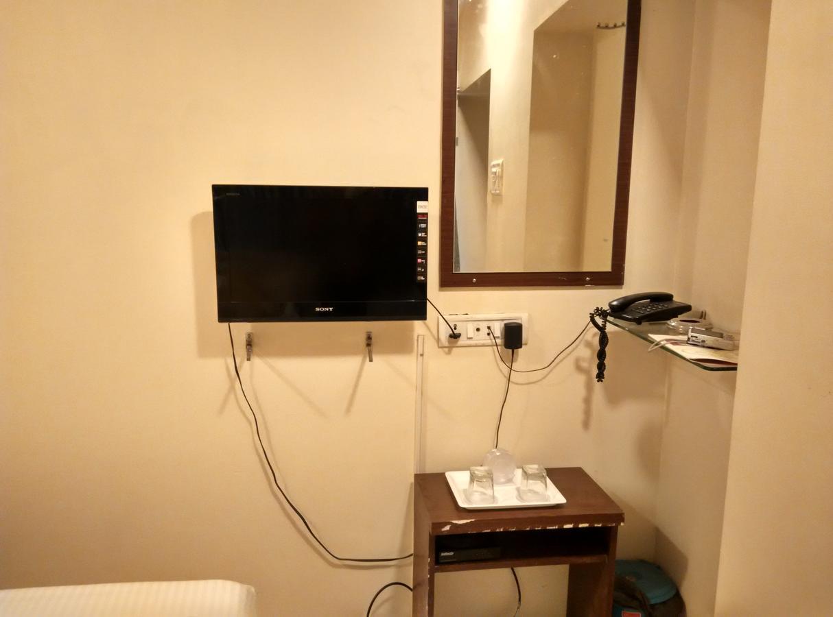 Hotel Silver Castle Mumbai Exterior photo